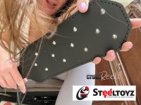Voorbeeld: Paddle met noppen: BDSM-spel perfectie